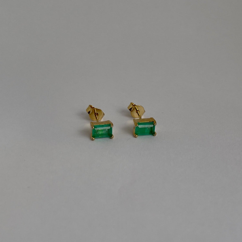 Brinco Mini Retângulo Pedra Fusion Verde Banhado a Ouro 18k