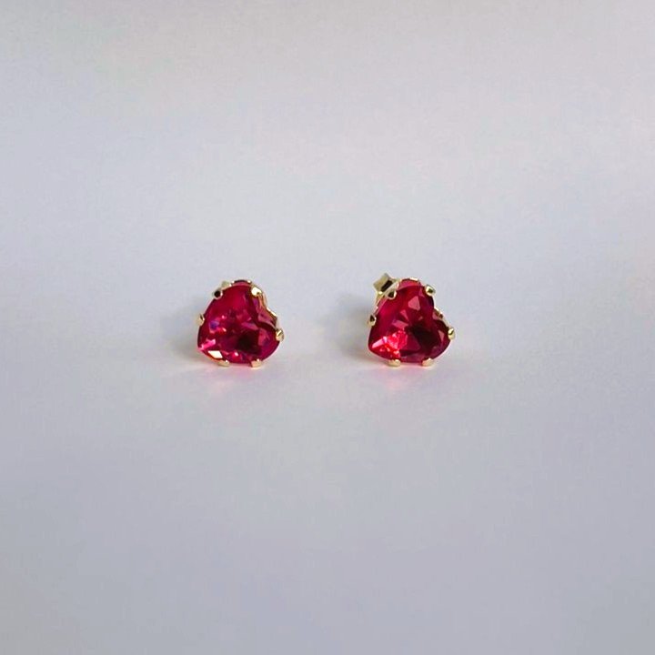 Brinco Cristal Coração Rosa Escuro 10mm Banhado a Ouro 18k