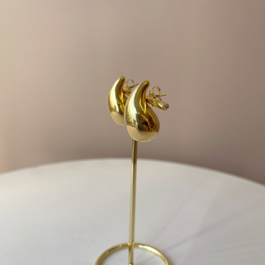 Brinco gota p banhado a ouro 18k
