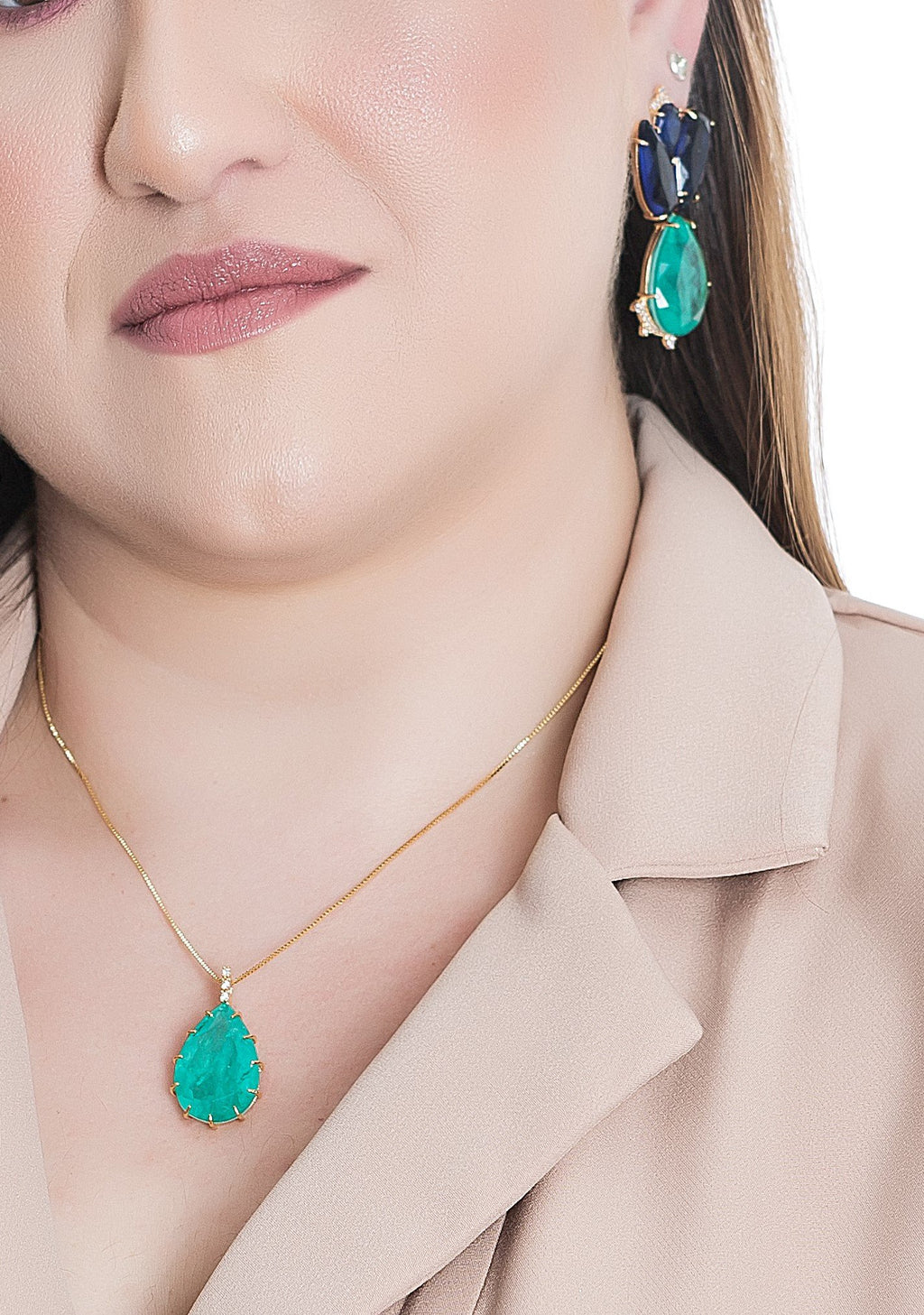 Conjunto de pedras fusion e naturais com microzircônias banhado a ouro 18k