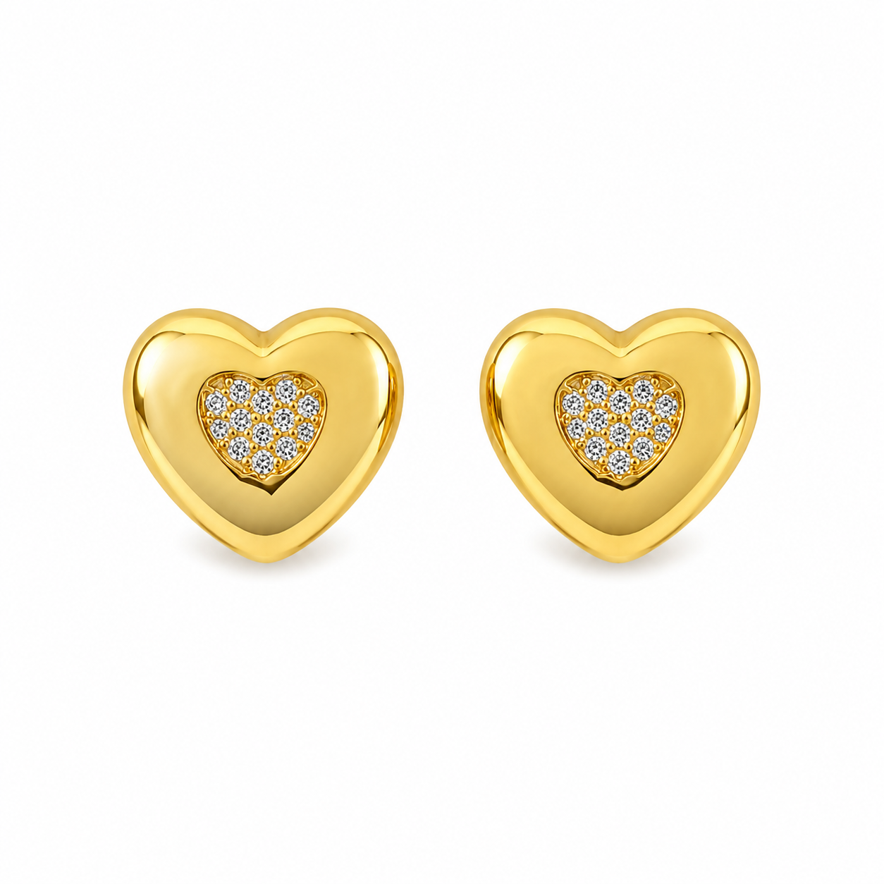 Brinco articulado em formato de coração liso com coração cravejado no meio banhado a ouro 18k