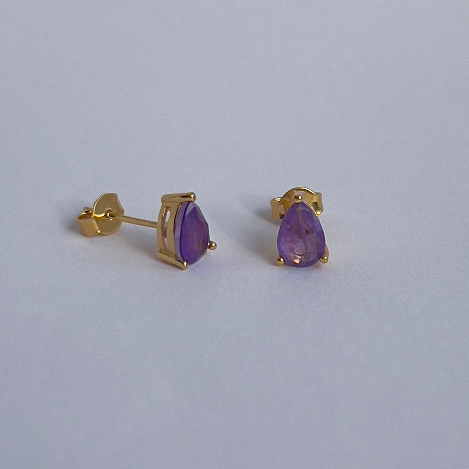 Brinco Gota Pedra Fusion Lavanda Banhado a Ouro 18k