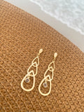 Brinco gotas lisas com cristal banhado a ouro 18k