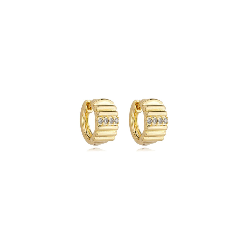 Brinco argola de click 6 listras lisas e zircônias no meio banhado a ouro 18k