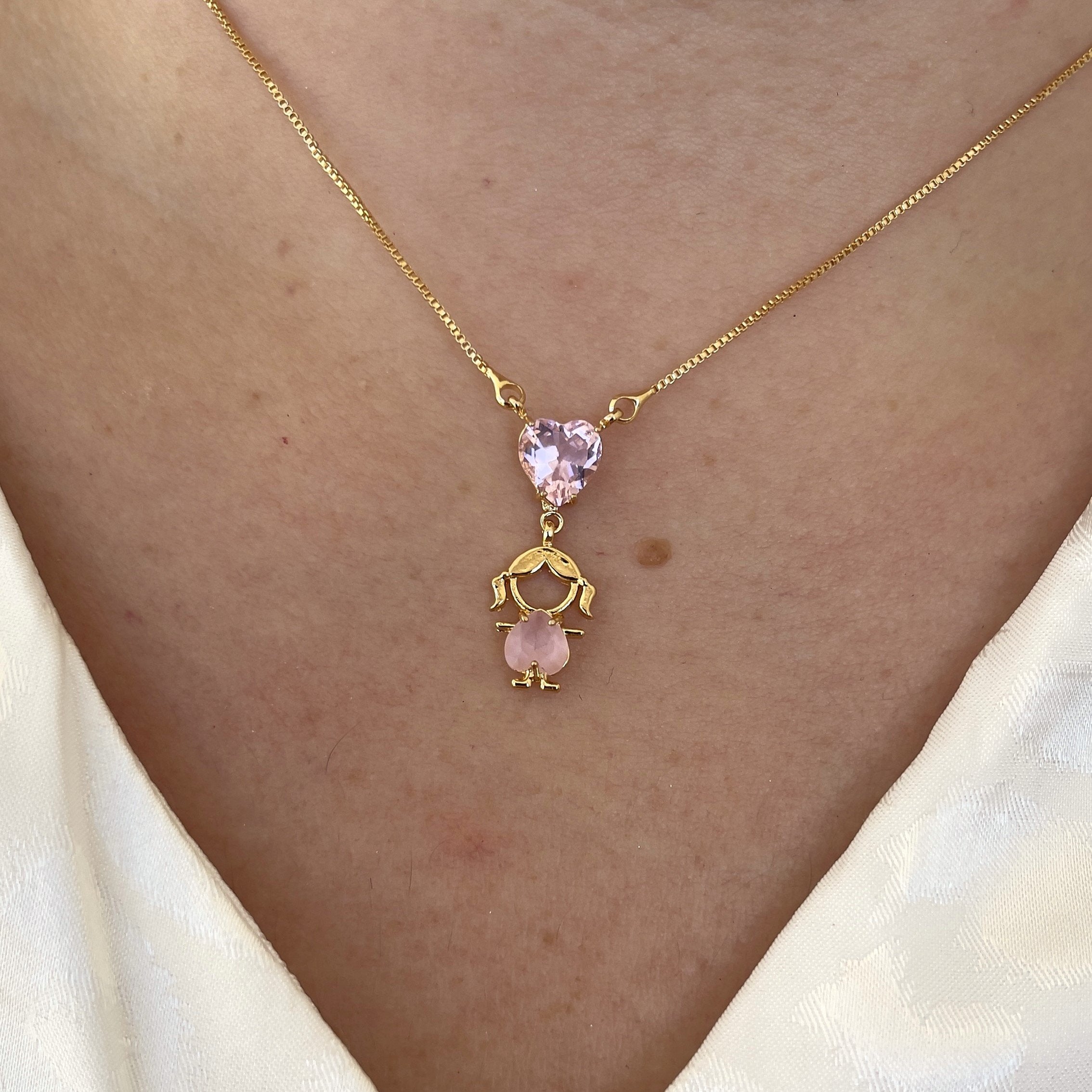 Colar 1 menino(a) coração fosco e cristal banhado a ouro 18k