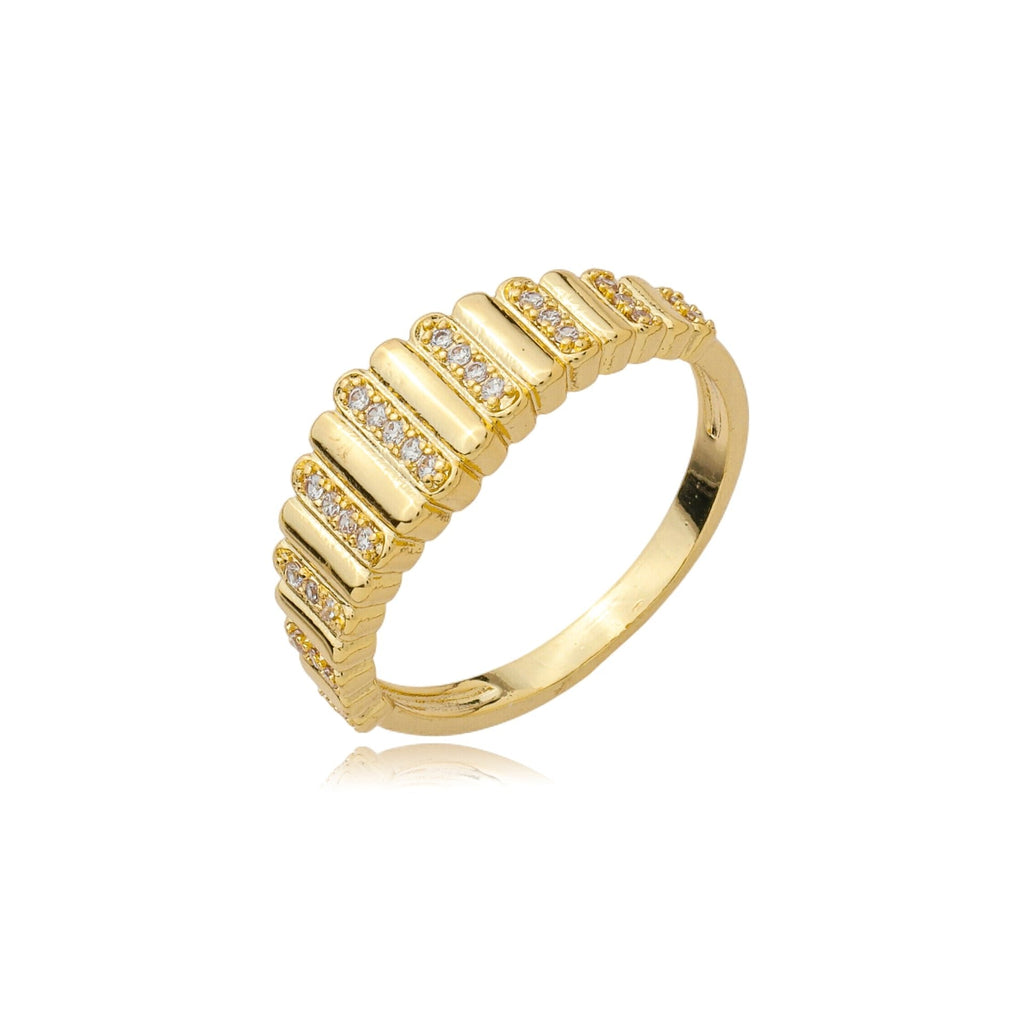 Anel riscos verticais lisos e cravejados com zircônias intercalados banhado a ouro 18k