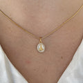 Colar veneziana com pingente Nossa Senhora cravejado cristal banhado a ouro 18k