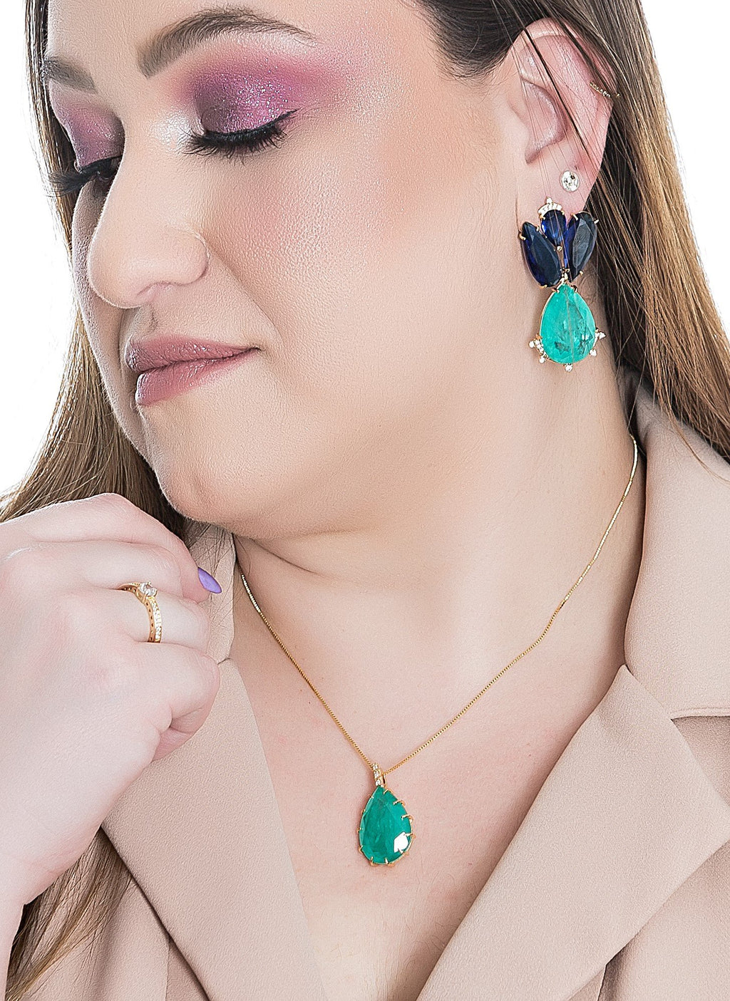 Conjunto de pedras fusion e naturais com microzircônias banhado a ouro 18k
