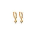 Brinco argolinha cravejada e com zircônia coração cristal pendurada banhado a ouro 18k
